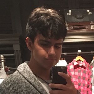 Meet your Posher, Sebastian